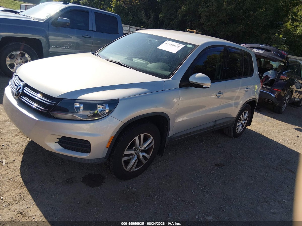 2013 VOLKSWAGEN TIGUAN S — снимка 2