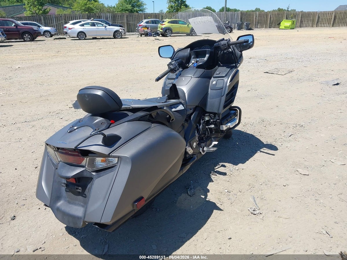 2015 HONDA GL1800 B — снимка 4