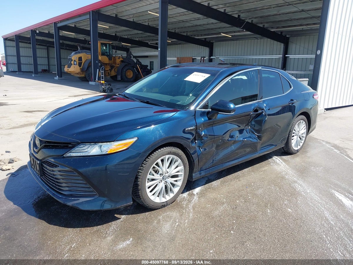 2019 TOYOTA CAMRY HYBRID XLE — снимка 2