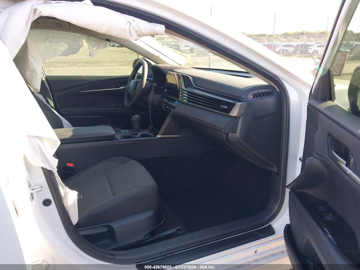 2026 TOYOTA CAMRY LE — снимка 5
