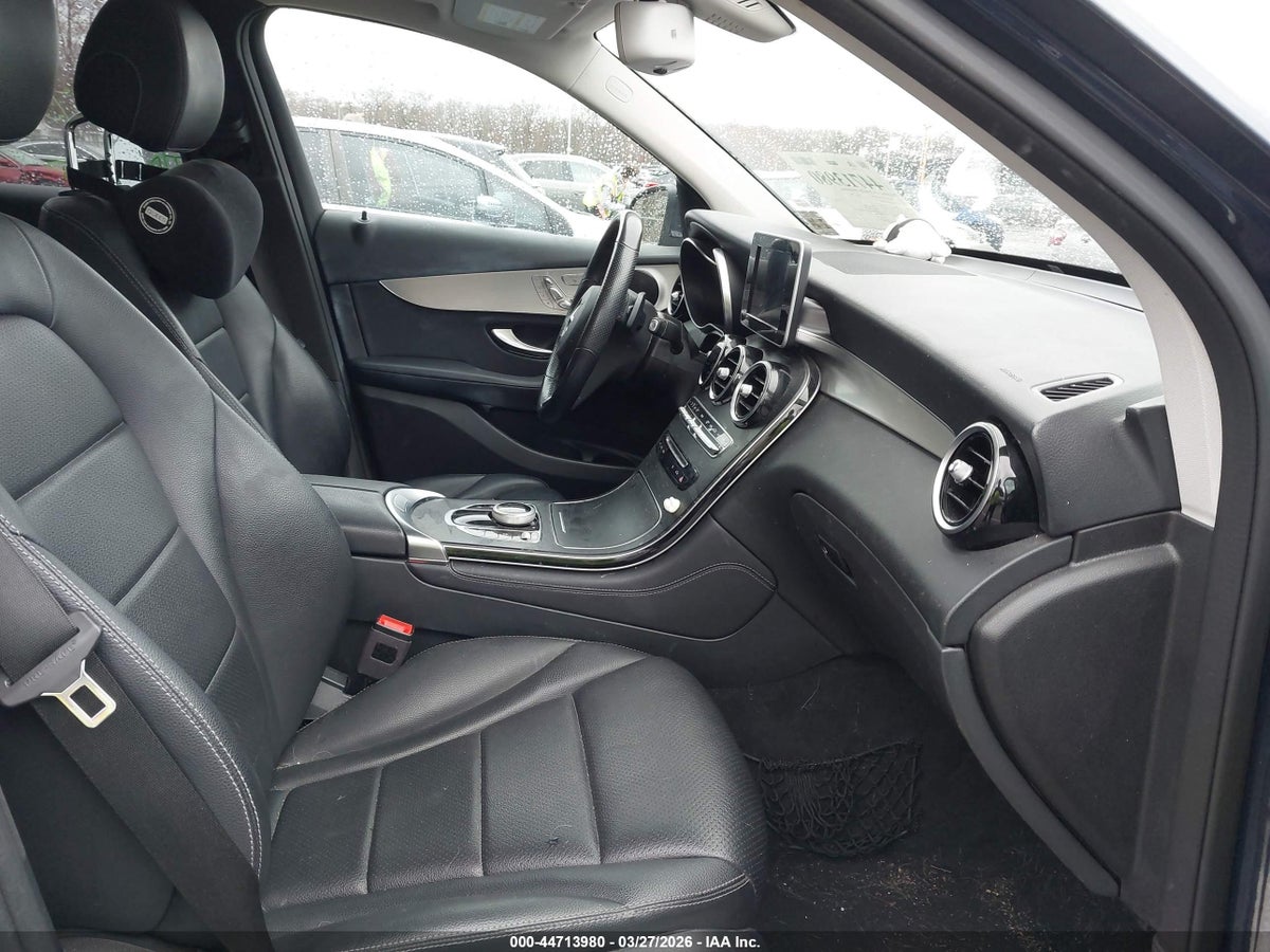 2019 MERCEDES-BENZ GLC 300 4MATIC — снимка 5