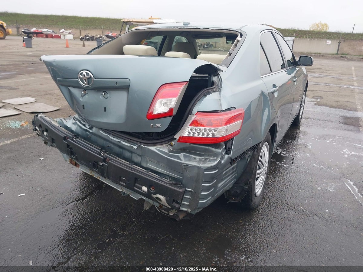 2010 TOYOTA CAMRY LE — снимка 4
