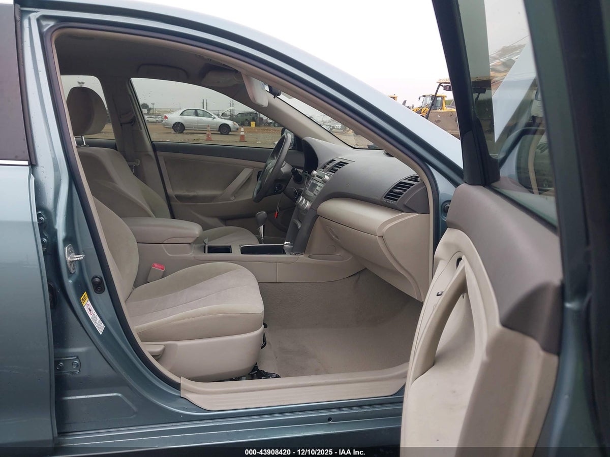 2010 TOYOTA CAMRY LE — снимка 5