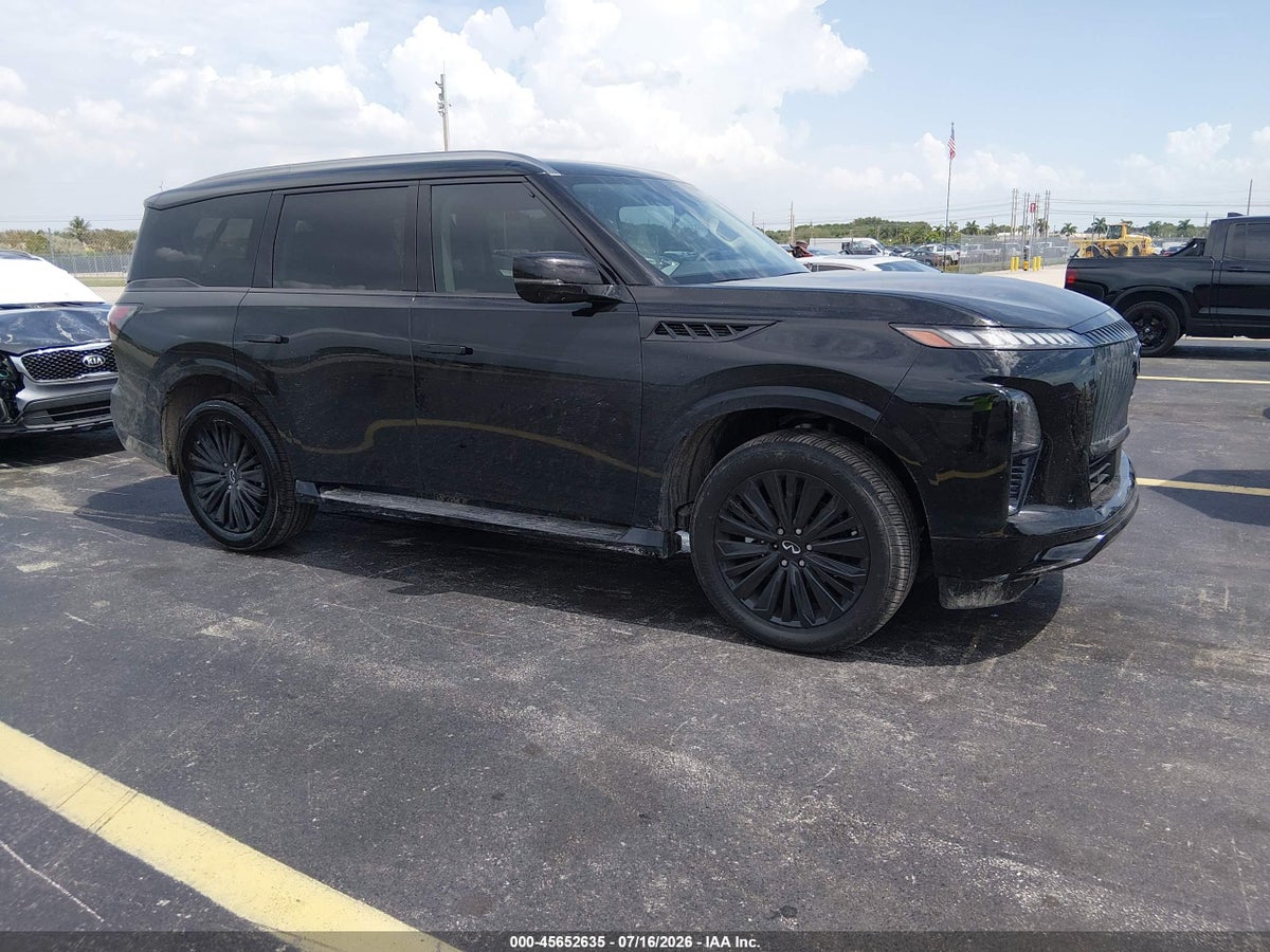 2026 INFINITI QX80 LUXE