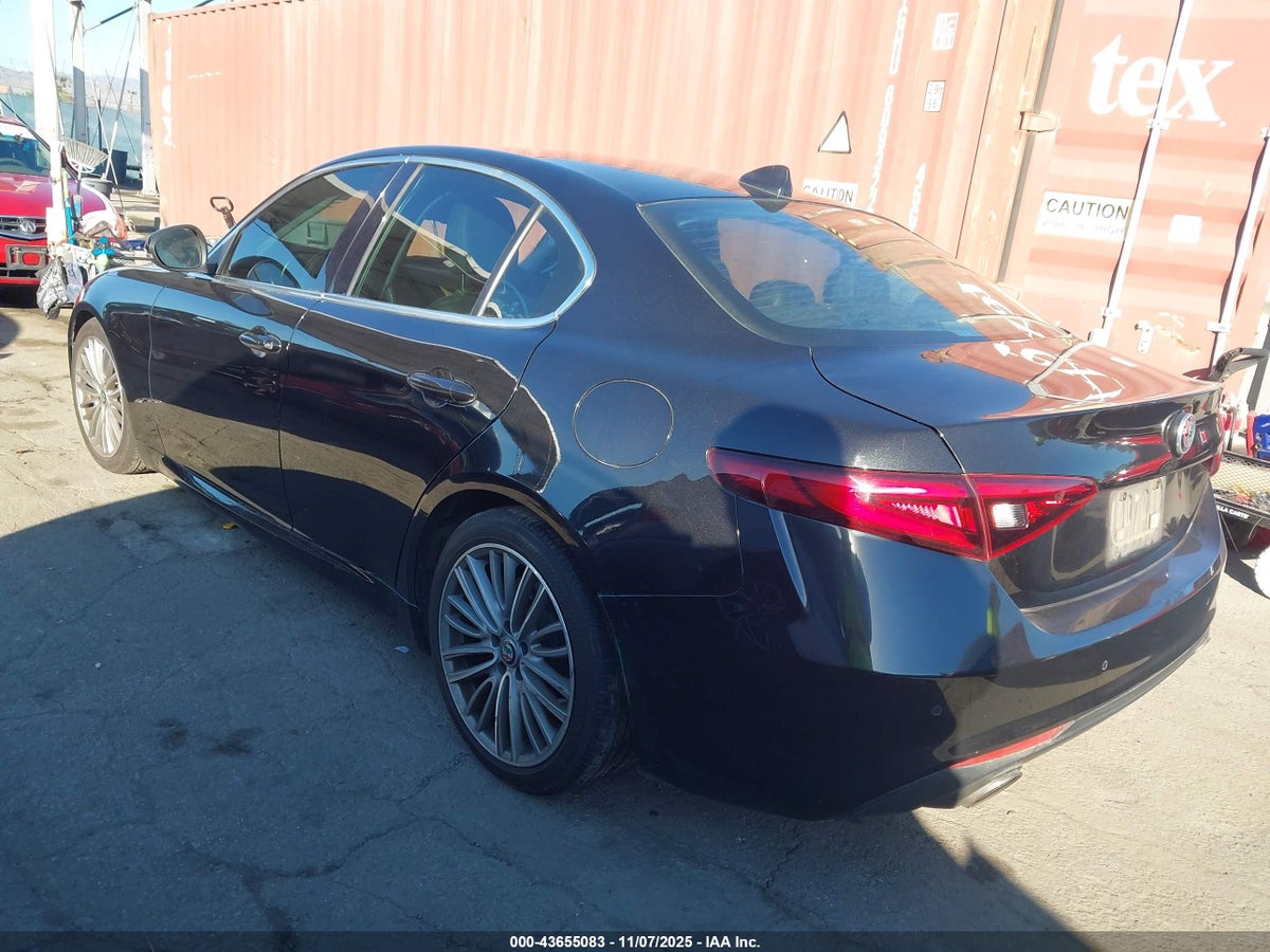 2017 ALFA ROMEO GIULIA TI RWD — снимка 3