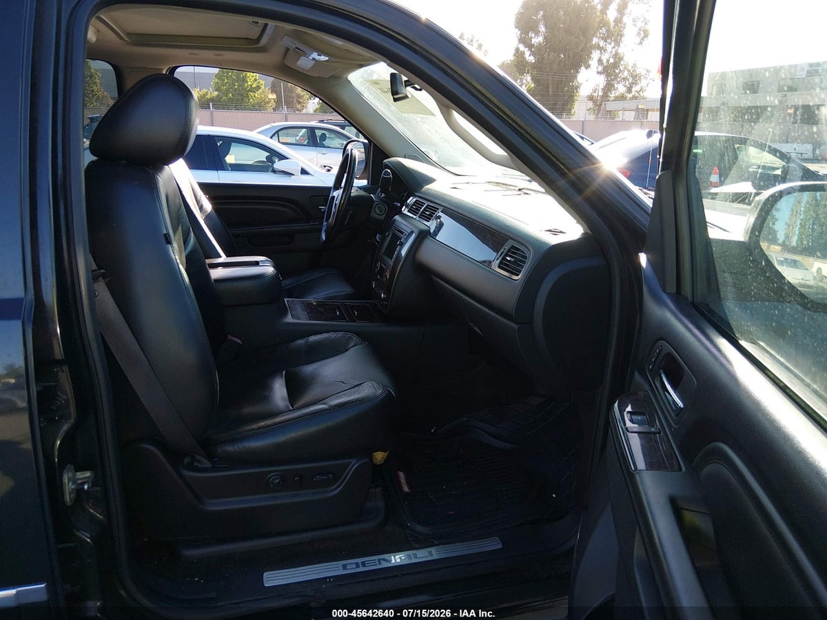 2011 GMC YUKON XL 1500 DENALI — снимка 5