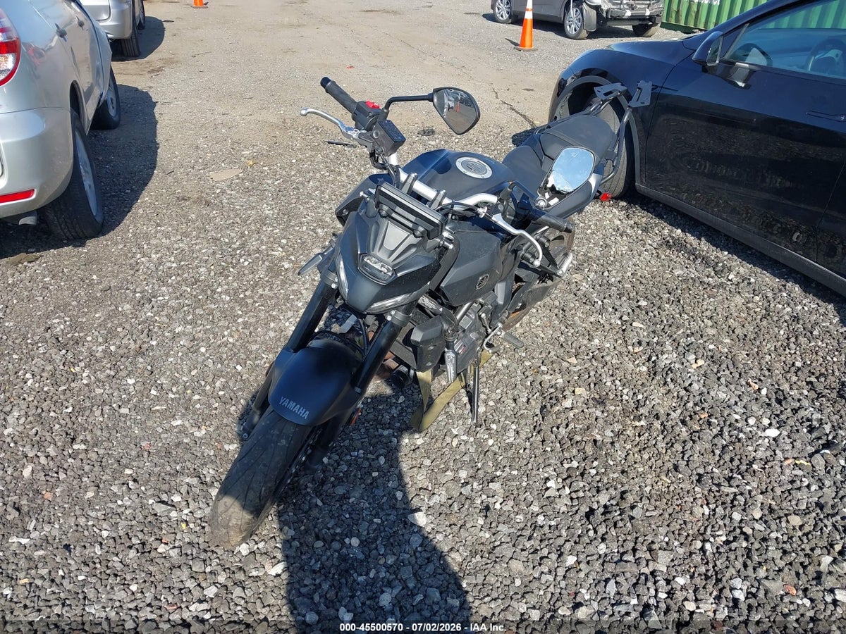 2025 YAMAHA MTN690 — снимка 2