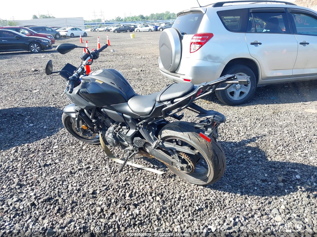 2025 YAMAHA MTN690 — снимка 3