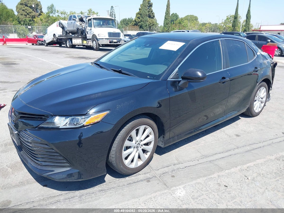 2019 TOYOTA CAMRY LE — снимка 2
