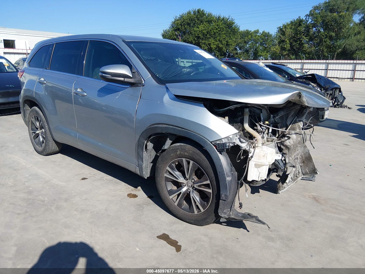 2018 TOYOTA HIGHLANDER LE