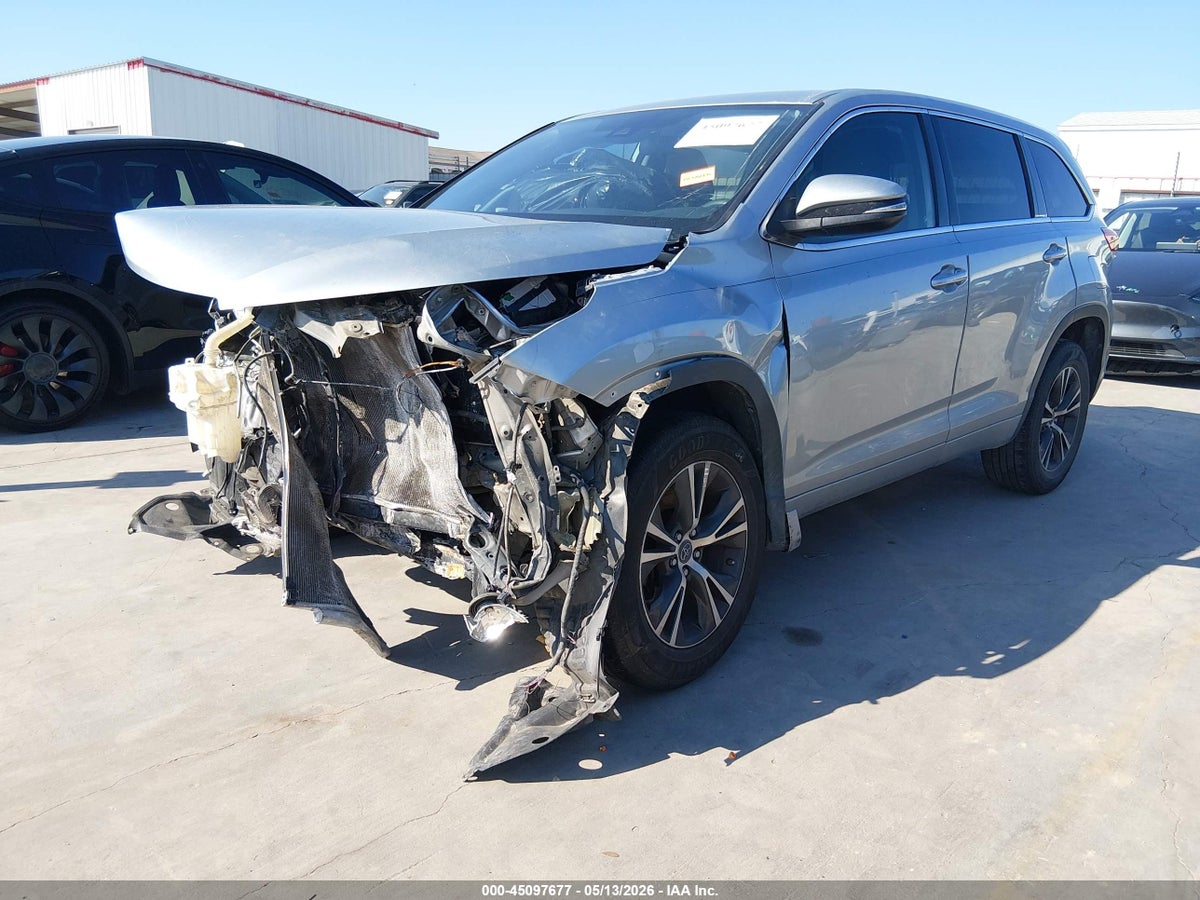 2018 TOYOTA HIGHLANDER LE — снимка 2