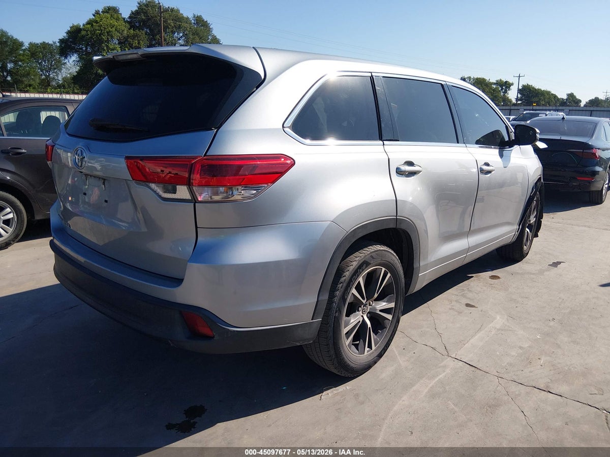 2018 TOYOTA HIGHLANDER LE — снимка 4