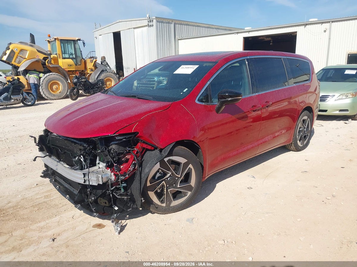 2027 CHRYSLER PACIFICA — photo 2