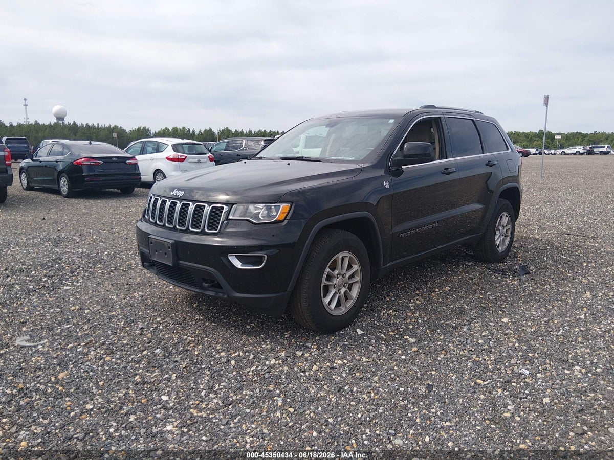 2019 JEEP GRAND CHEROKEE LAREDO E 4X4 — снимка 2