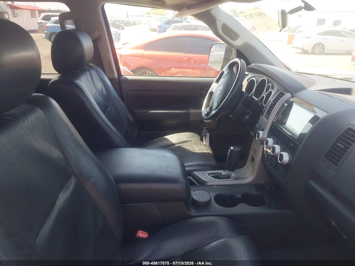 2011 TOYOTA SEQUOIA SR5 4.6L V8 — снимка 5