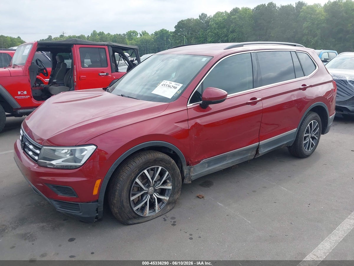 2020 VOLKSWAGEN TIGUAN 2.0T SE/2.0T SE R-LINE BLACK/2.0T SEL — снимка 2