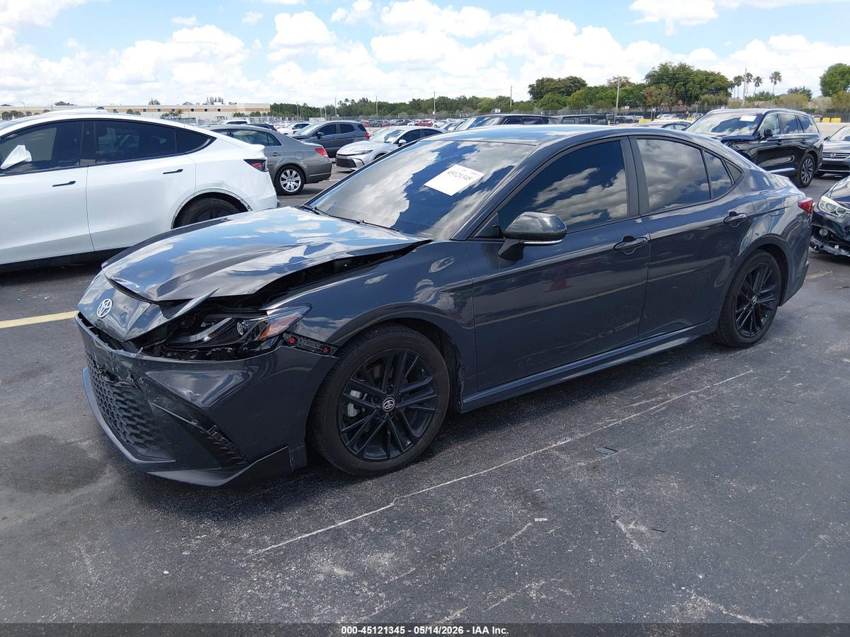 2025 TOYOTA CAMRY SE — снимка 2