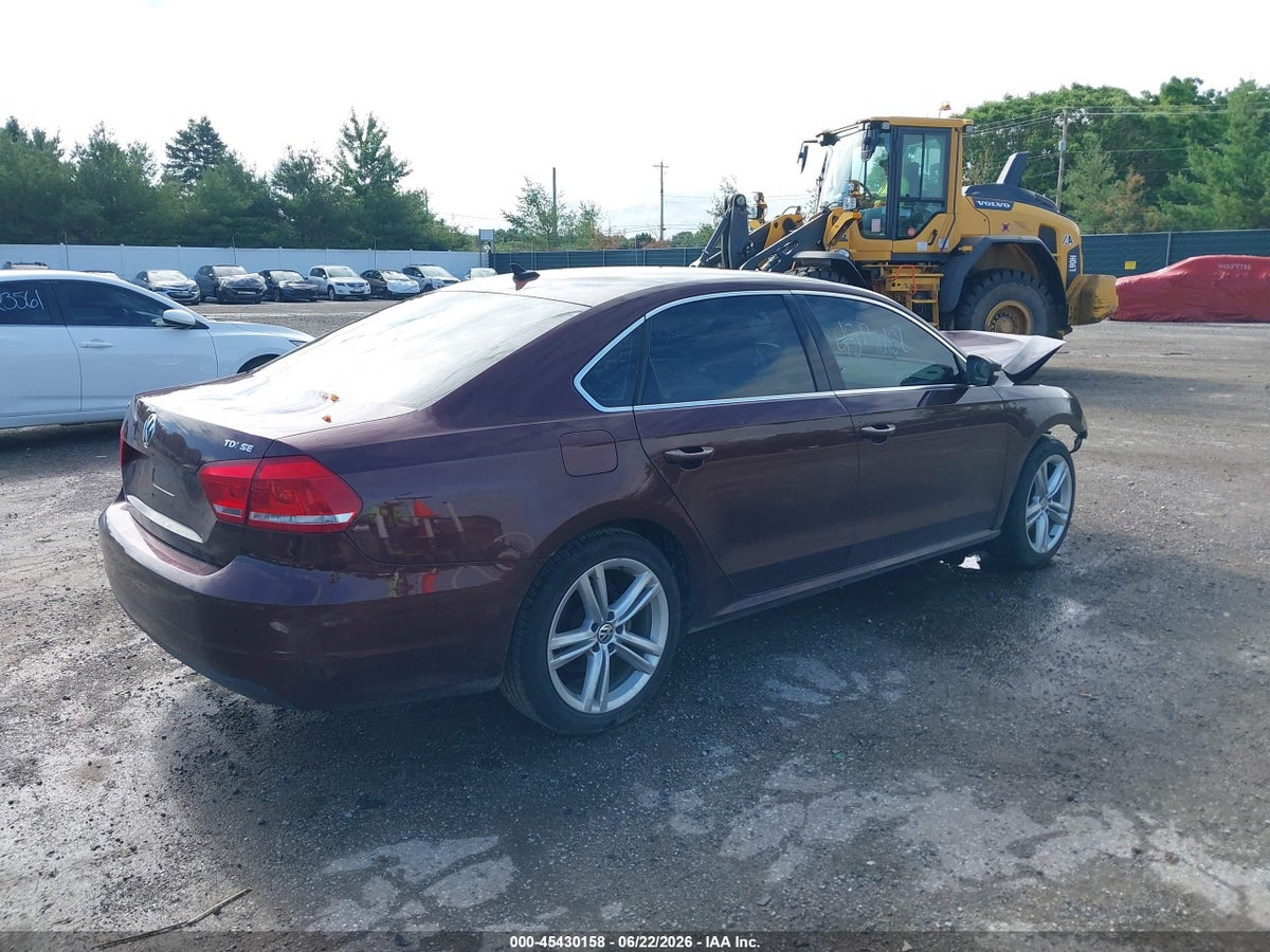 2014 VOLKSWAGEN PASSAT 2.0L TDI SE — снимка 4
