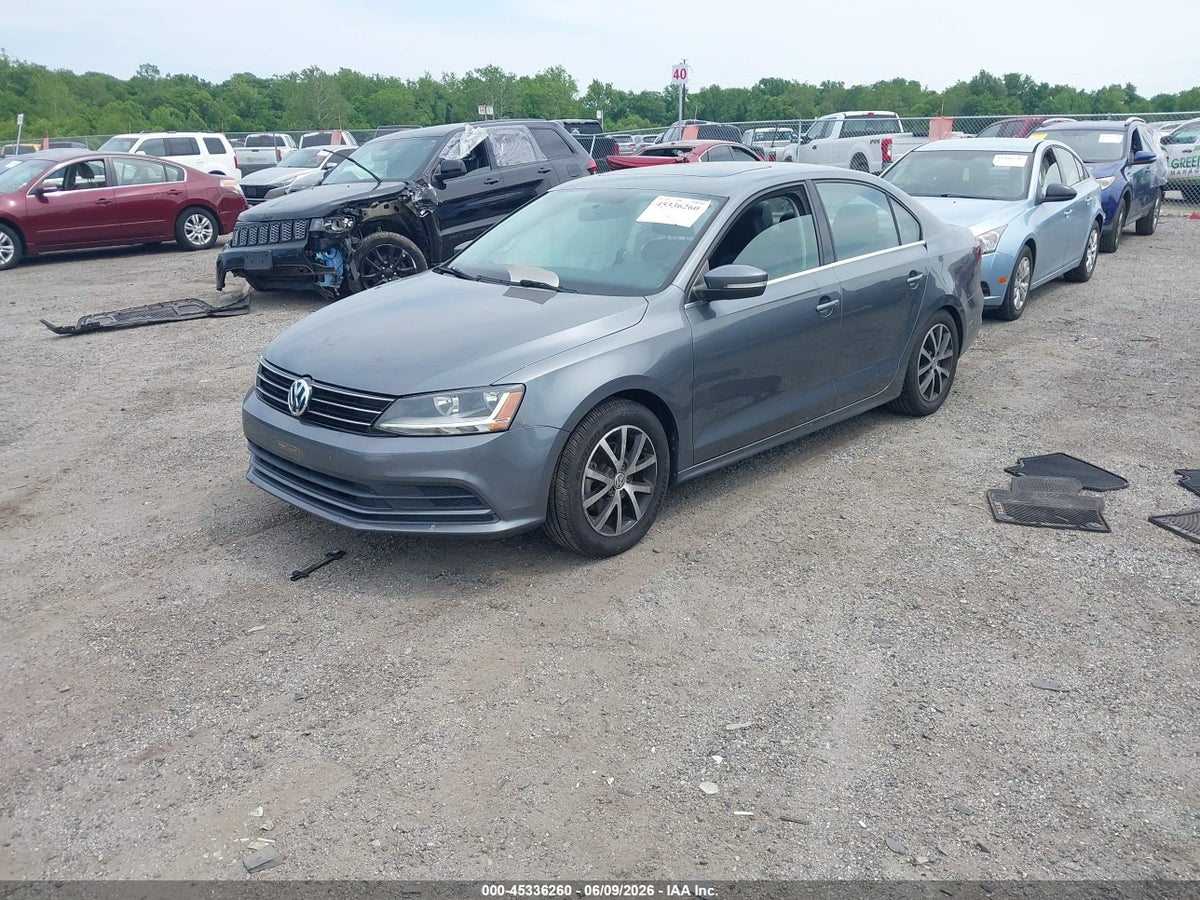 2017 VOLKSWAGEN JETTA 1.4T SE — снимка 2