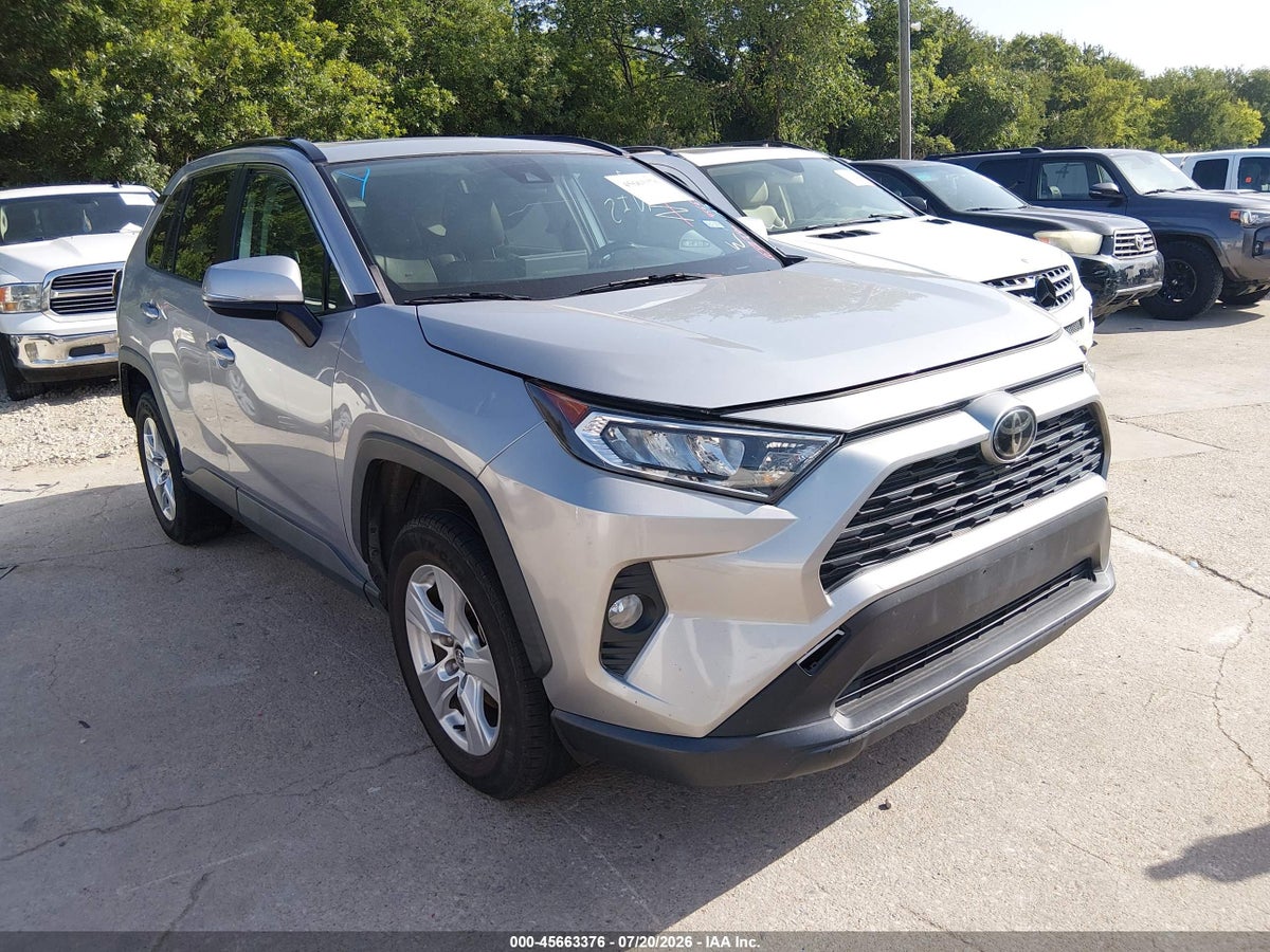 2020 TOYOTA RAV4 XLE