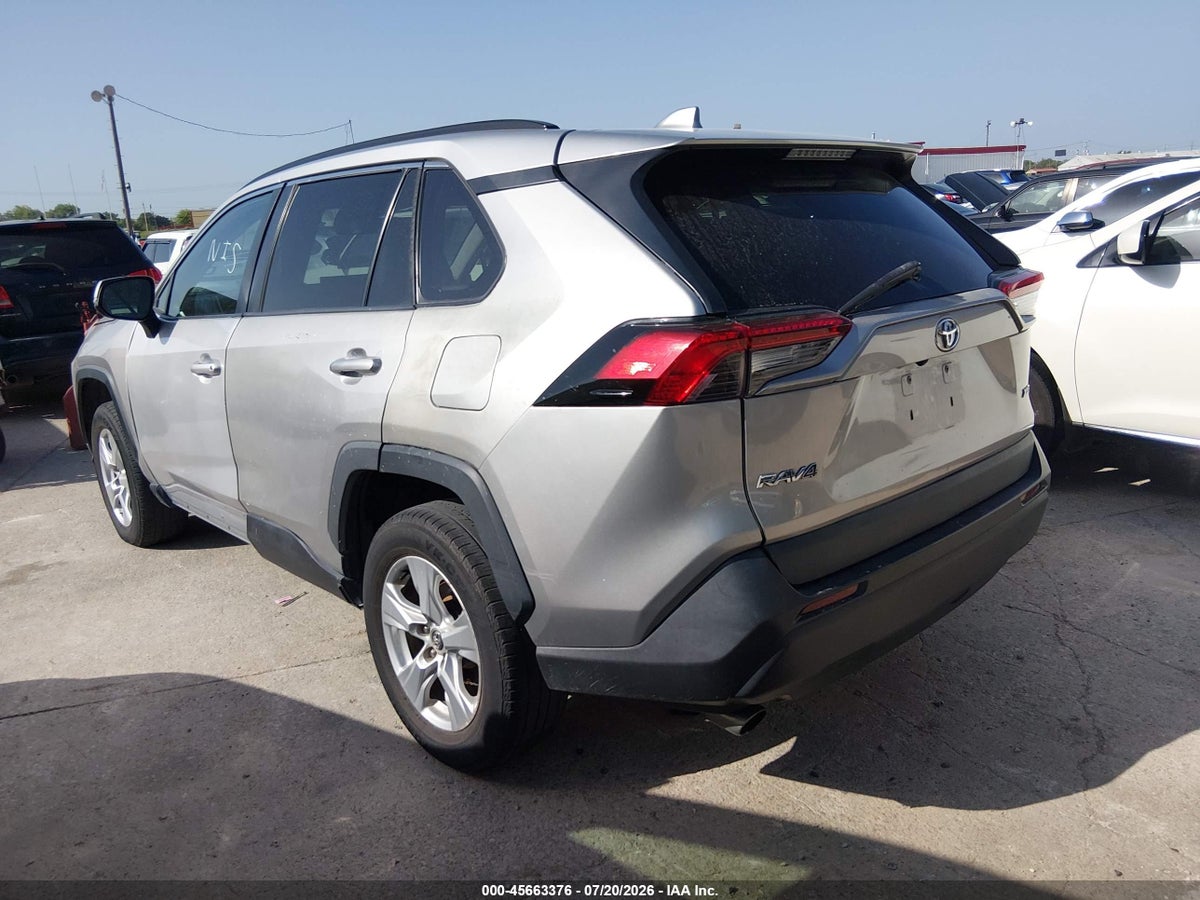 2020 TOYOTA RAV4 XLE — снимка 3