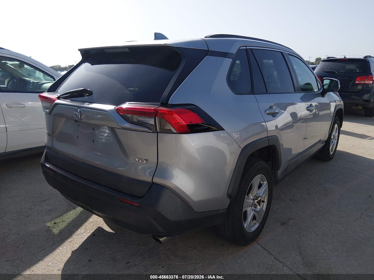 2020 TOYOTA RAV4 XLE — снимка 4