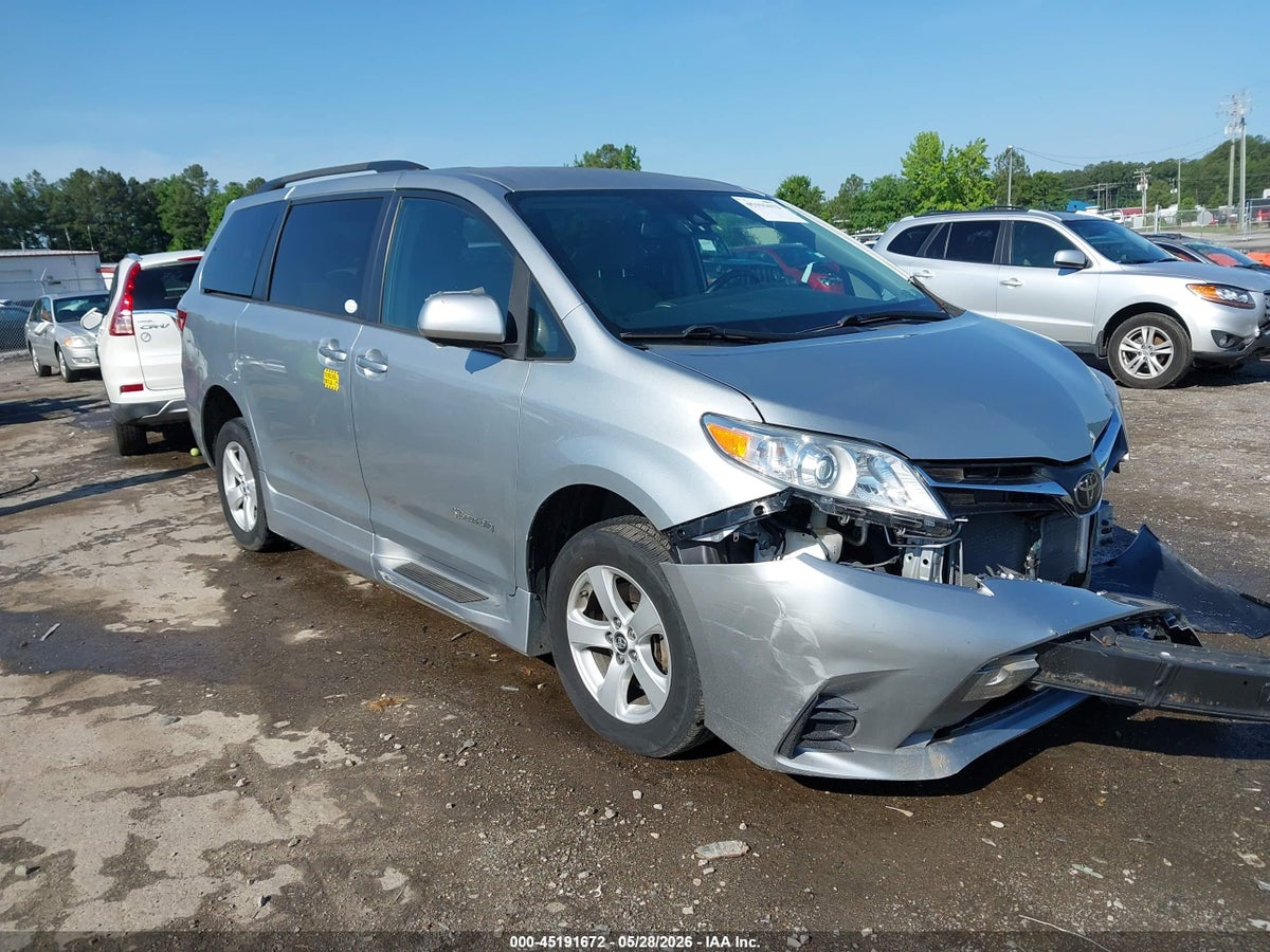2020 TOYOTA SIENNA LE