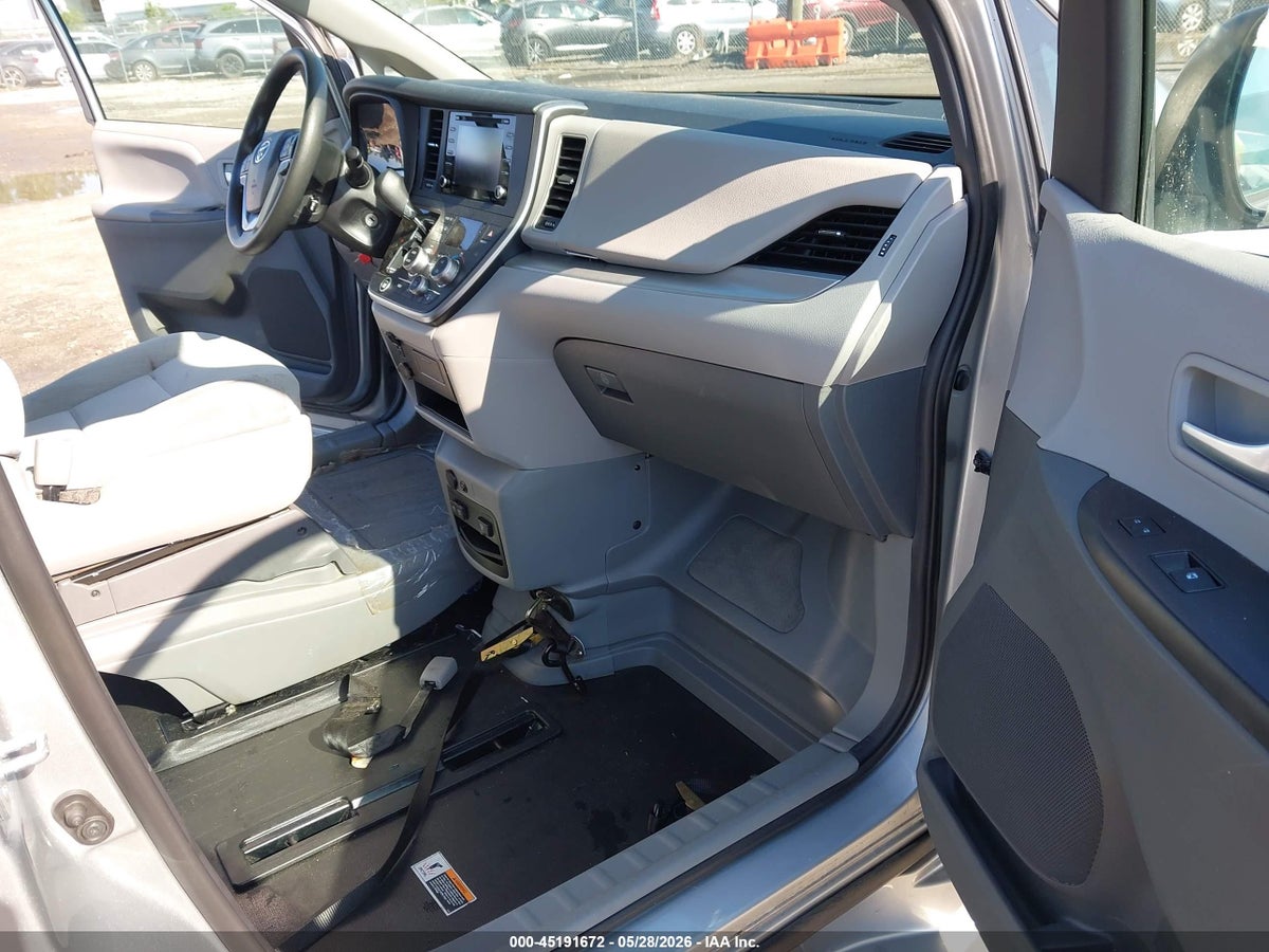 2020 TOYOTA SIENNA LE — снимка 5