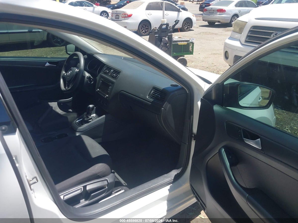 2015 VOLKSWAGEN JETTA 2.0L S — снимка 5