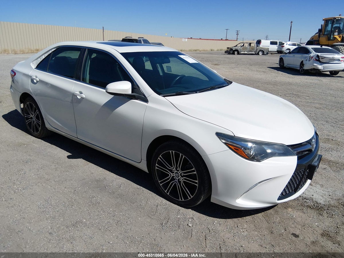 2016 TOYOTA CAMRY SE
