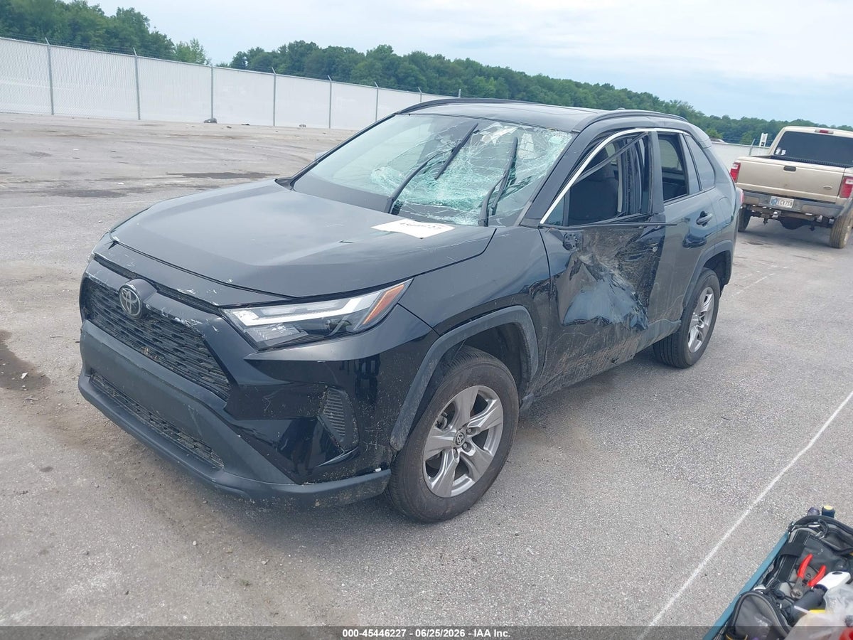 2022 TOYOTA RAV4 XLE — снимка 2