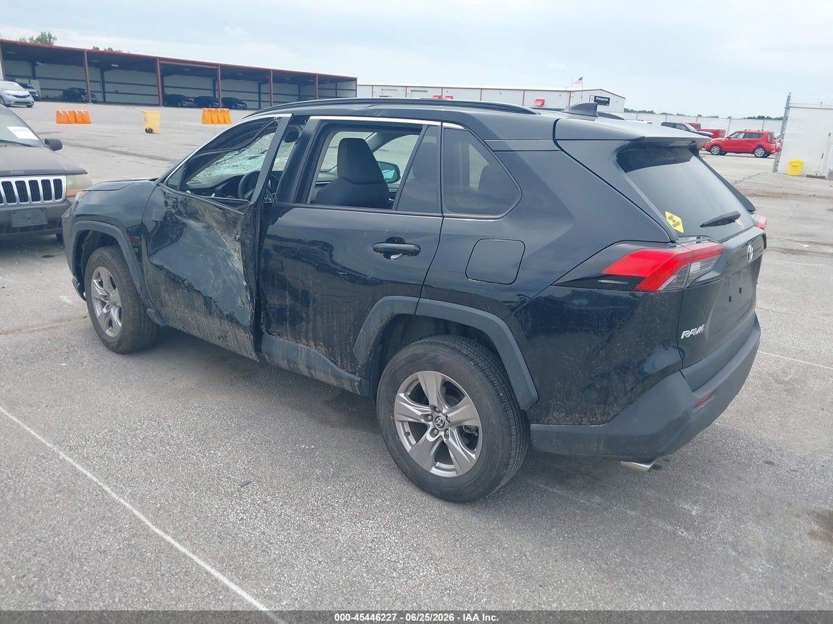 2022 TOYOTA RAV4 XLE — снимка 3