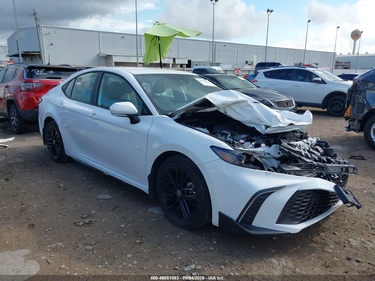 2026 TOYOTA CAMRY SE