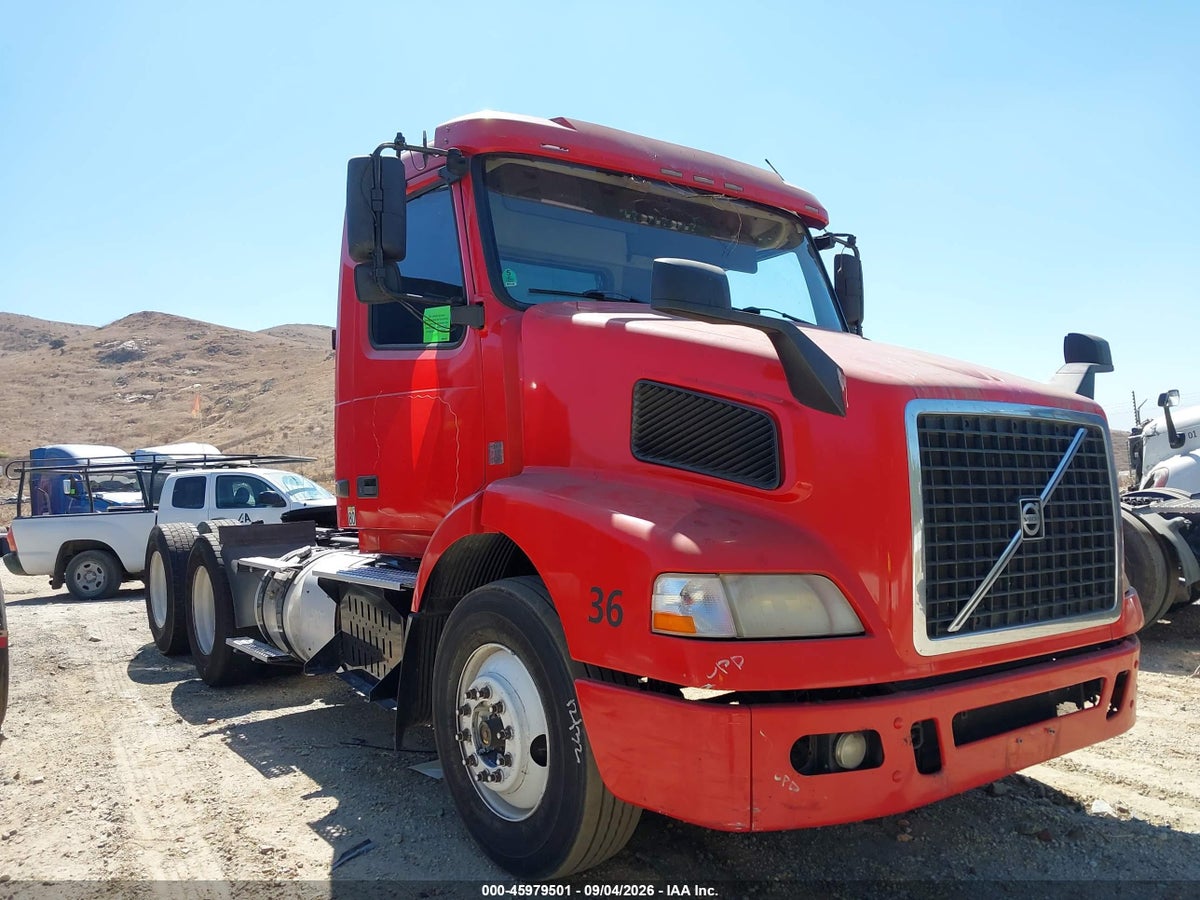 2016 VOLVO VN