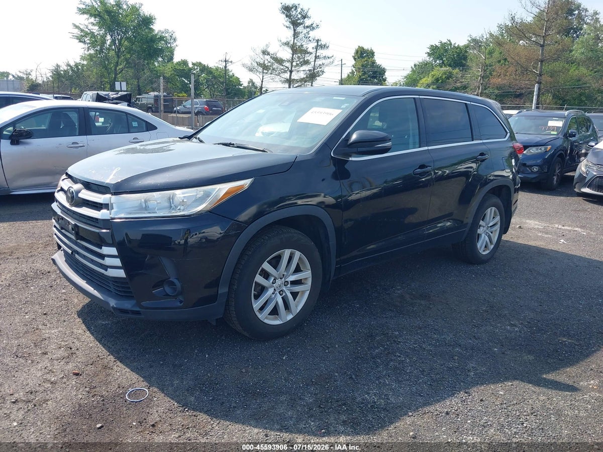 2017 TOYOTA HIGHLANDER LE — снимка 2