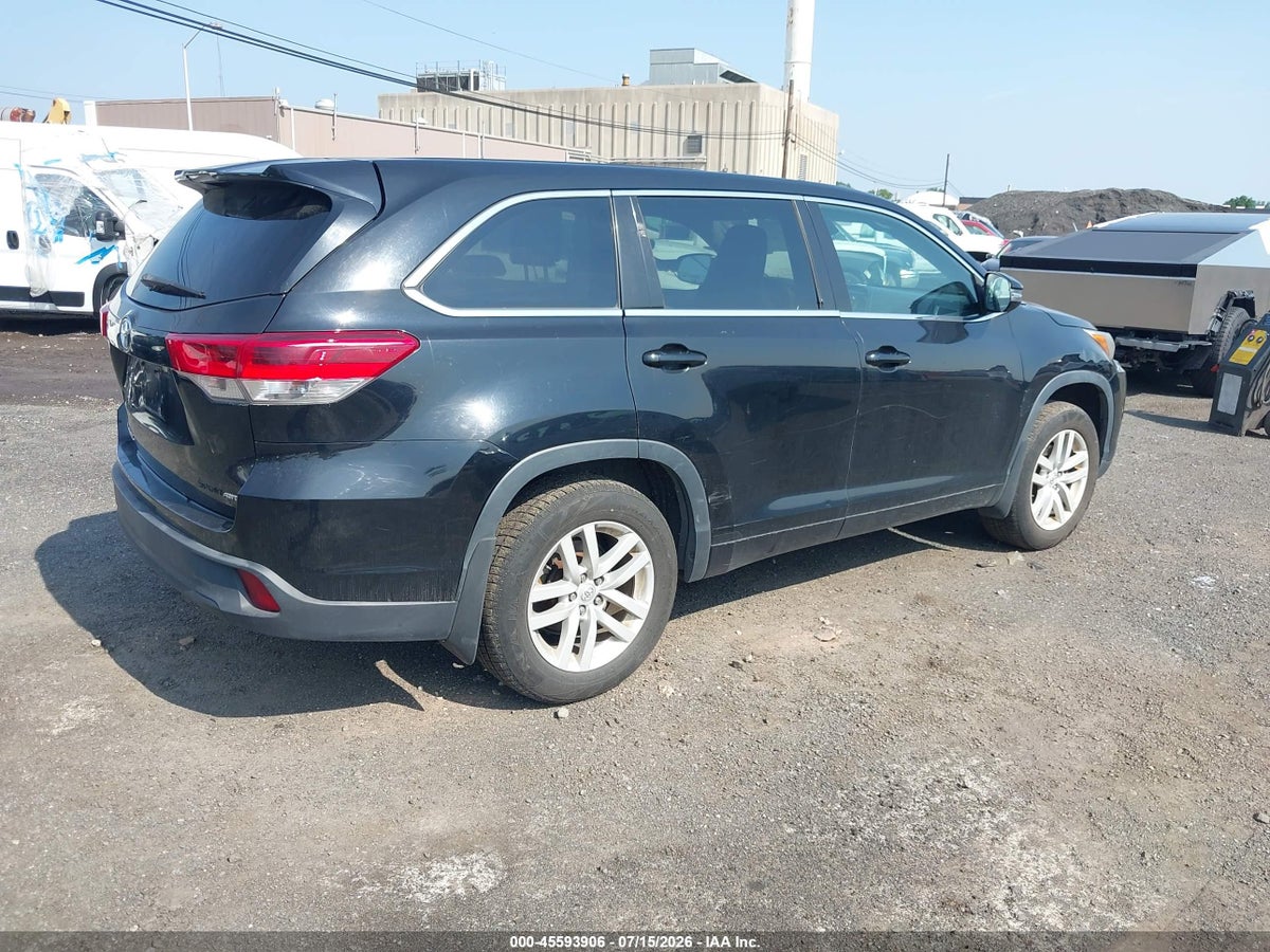 2017 TOYOTA HIGHLANDER LE — снимка 4