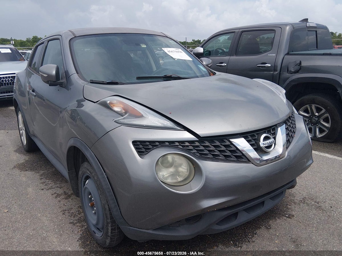 2015 NISSAN JUKE SV