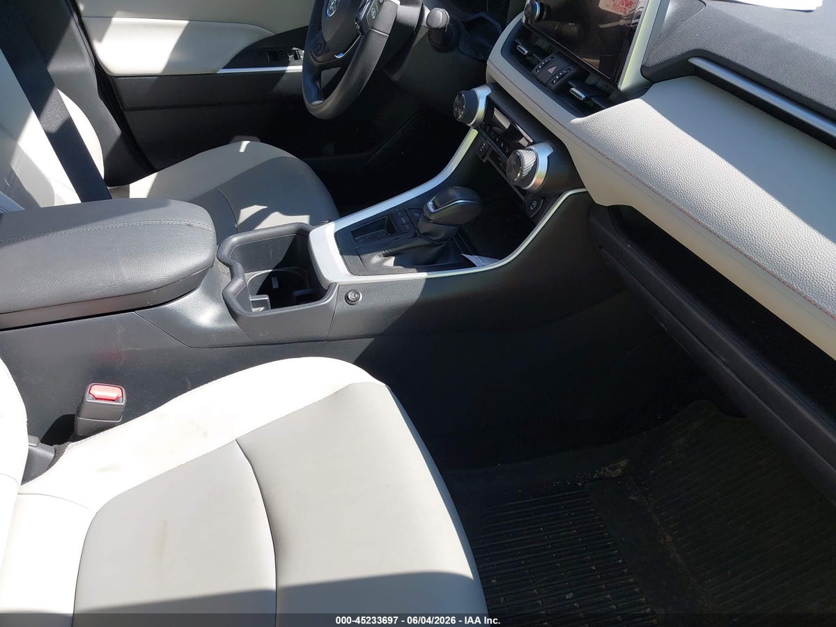 2025 TOYOTA RAV4 XLE PREMIUM — снимка 5