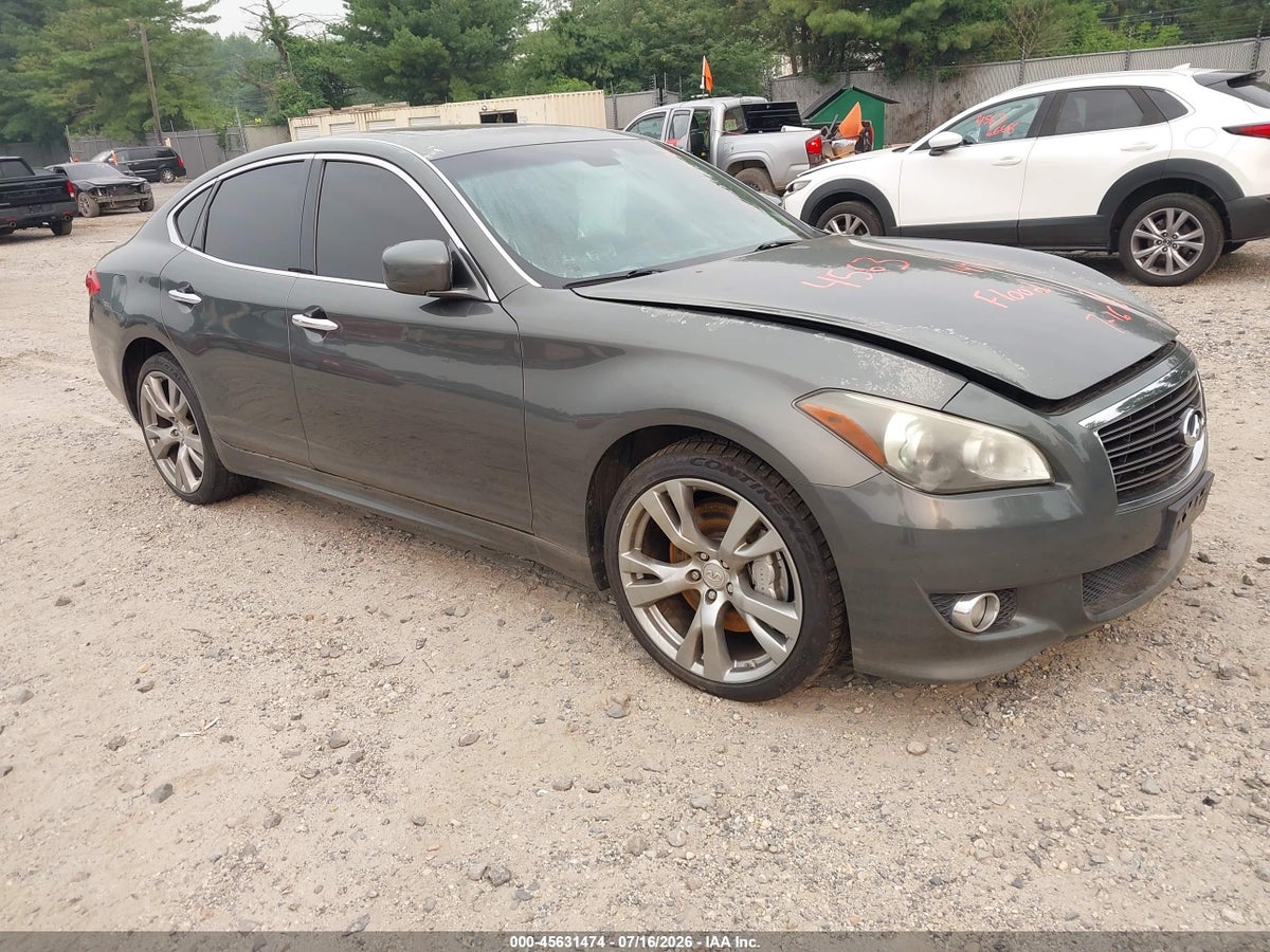2013 INFINITI M56X