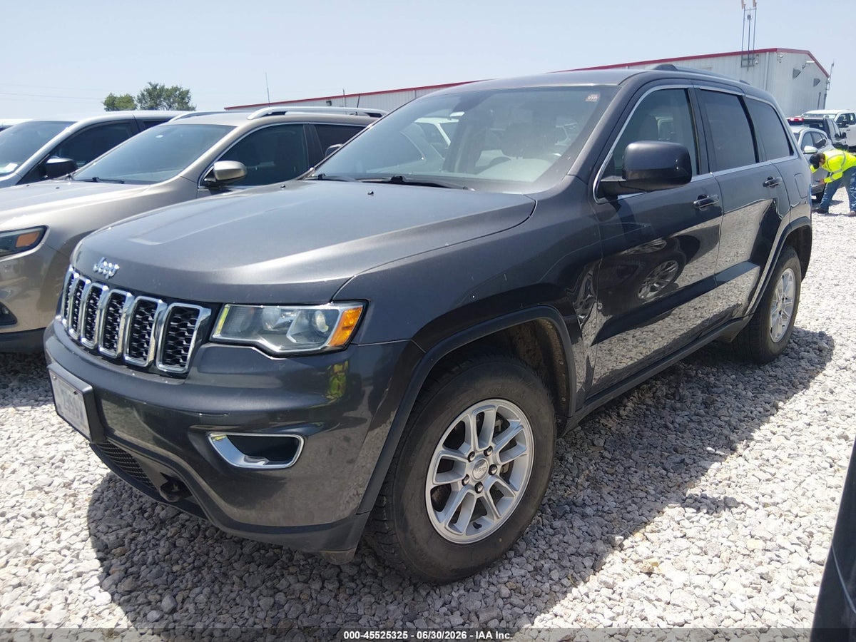 2019 JEEP GRAND CHEROKEE LAREDO E 4X4 — снимка 2