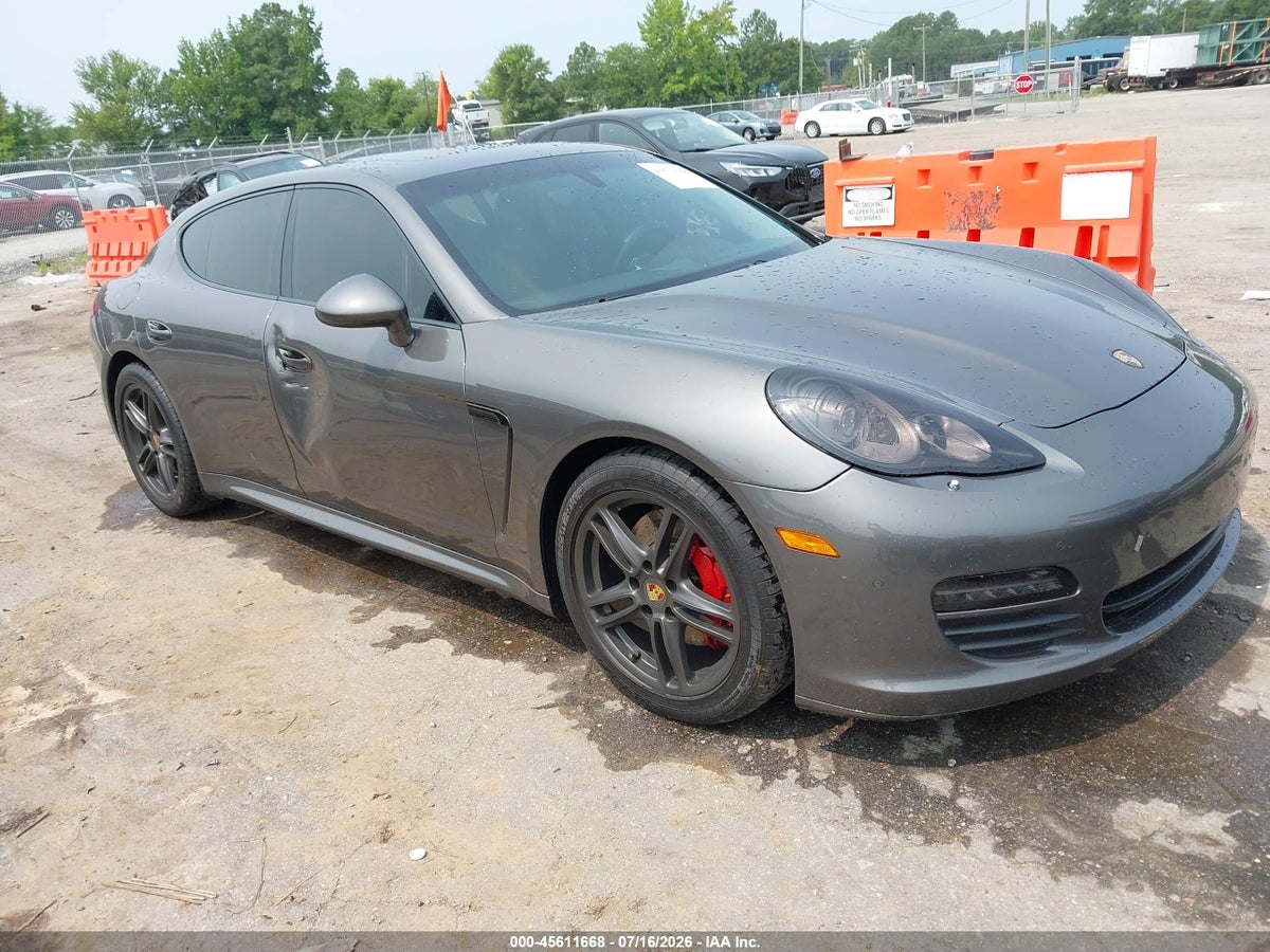 2013 PORSCHE PANAMERA 4