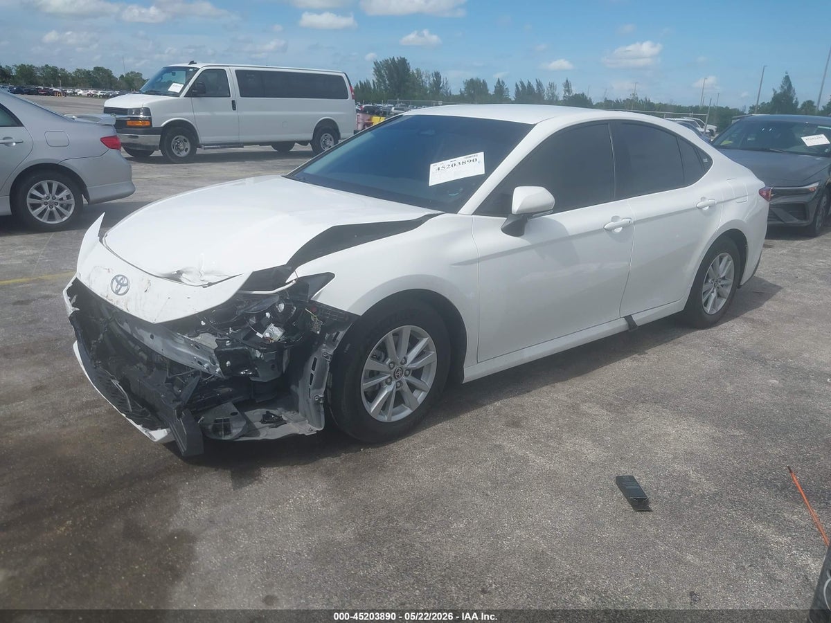 2025 TOYOTA CAMRY LE — снимка 2