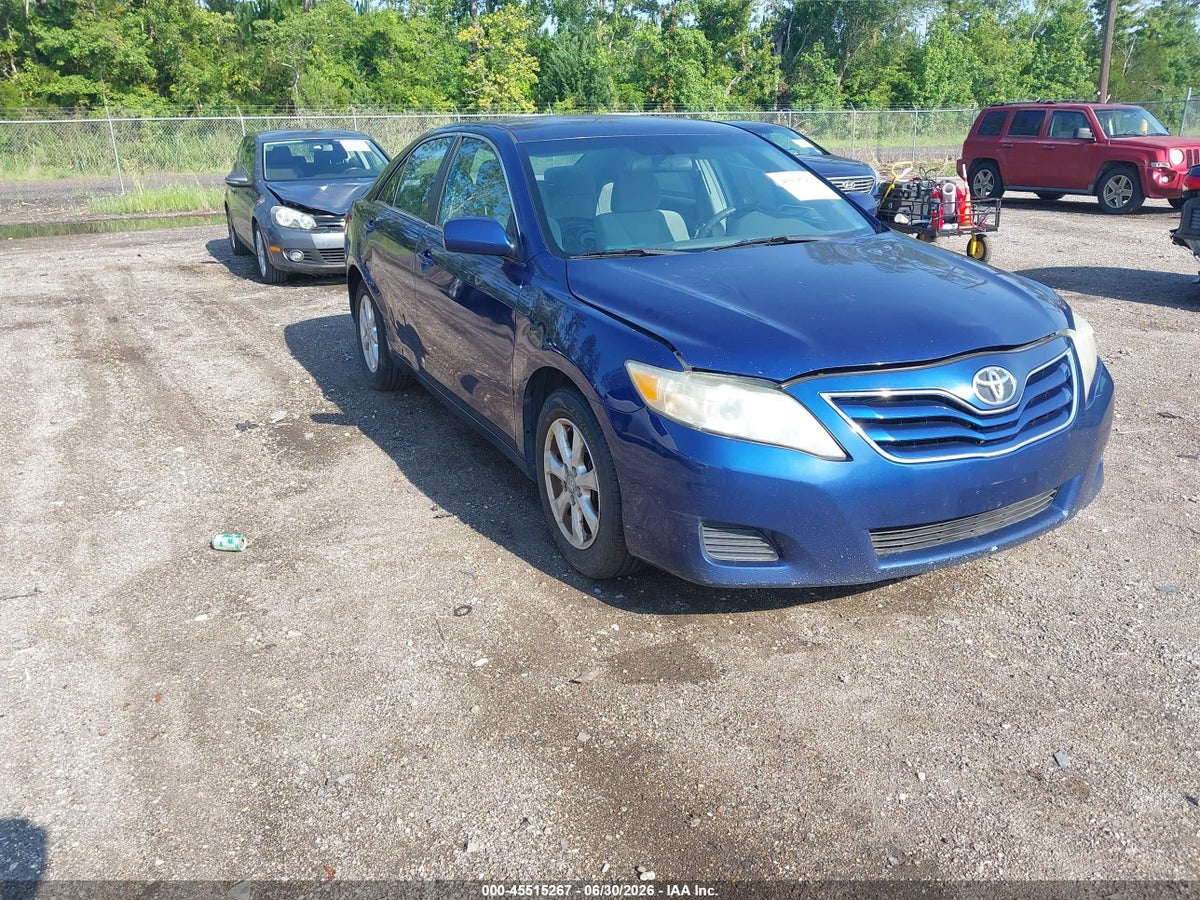 2011 TOYOTA CAMRY LE