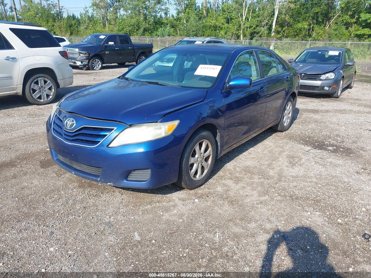 2011 TOYOTA CAMRY LE — снимка 2