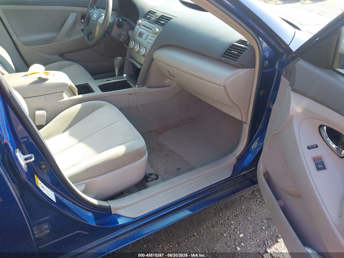 2011 TOYOTA CAMRY LE — снимка 5