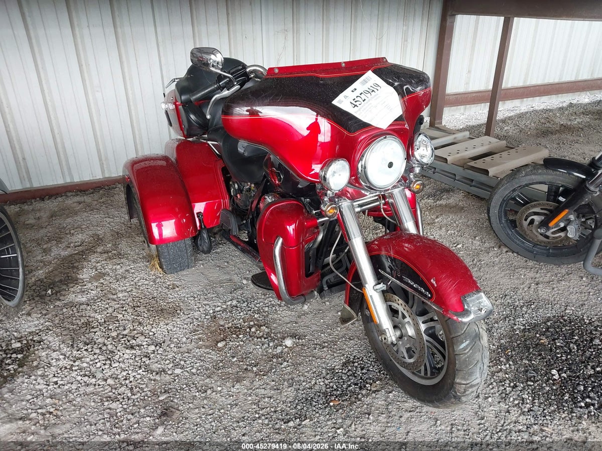 2012 HARLEY-DAVIDSON FLHTCUTG TRI GLIDE ULTRA CLASSIC