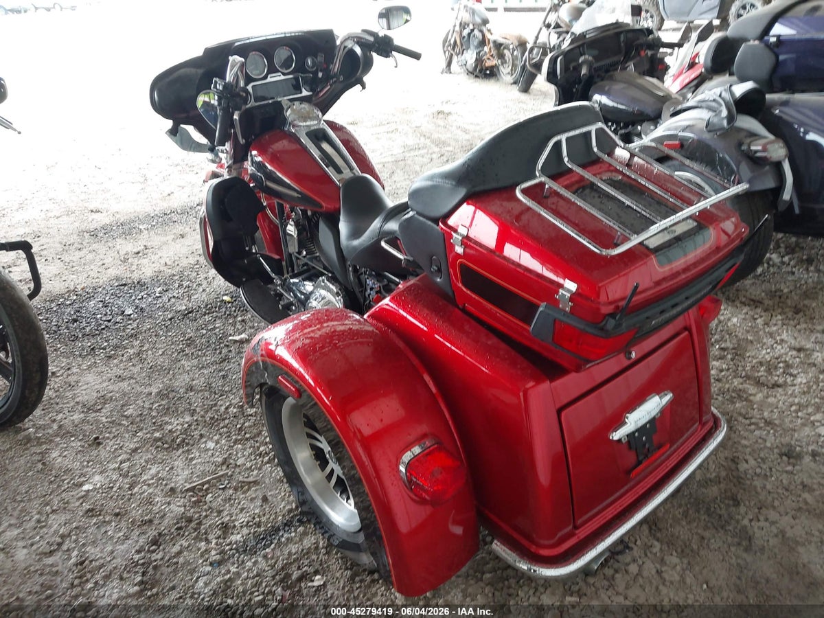 2012 HARLEY-DAVIDSON FLHTCUTG TRI GLIDE ULTRA CLASSIC — снимка 3