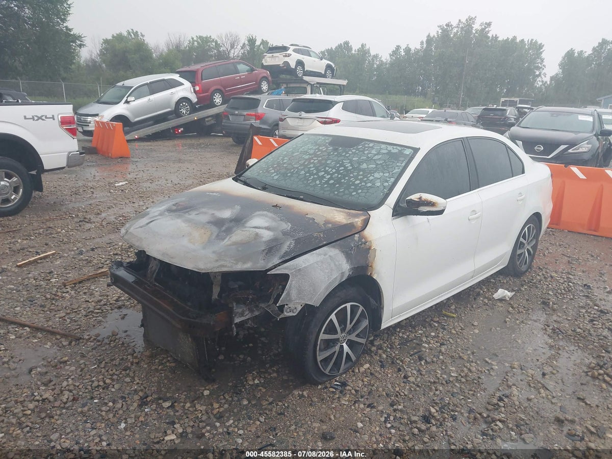 2017 VOLKSWAGEN JETTA 1.4T SE — снимка 2