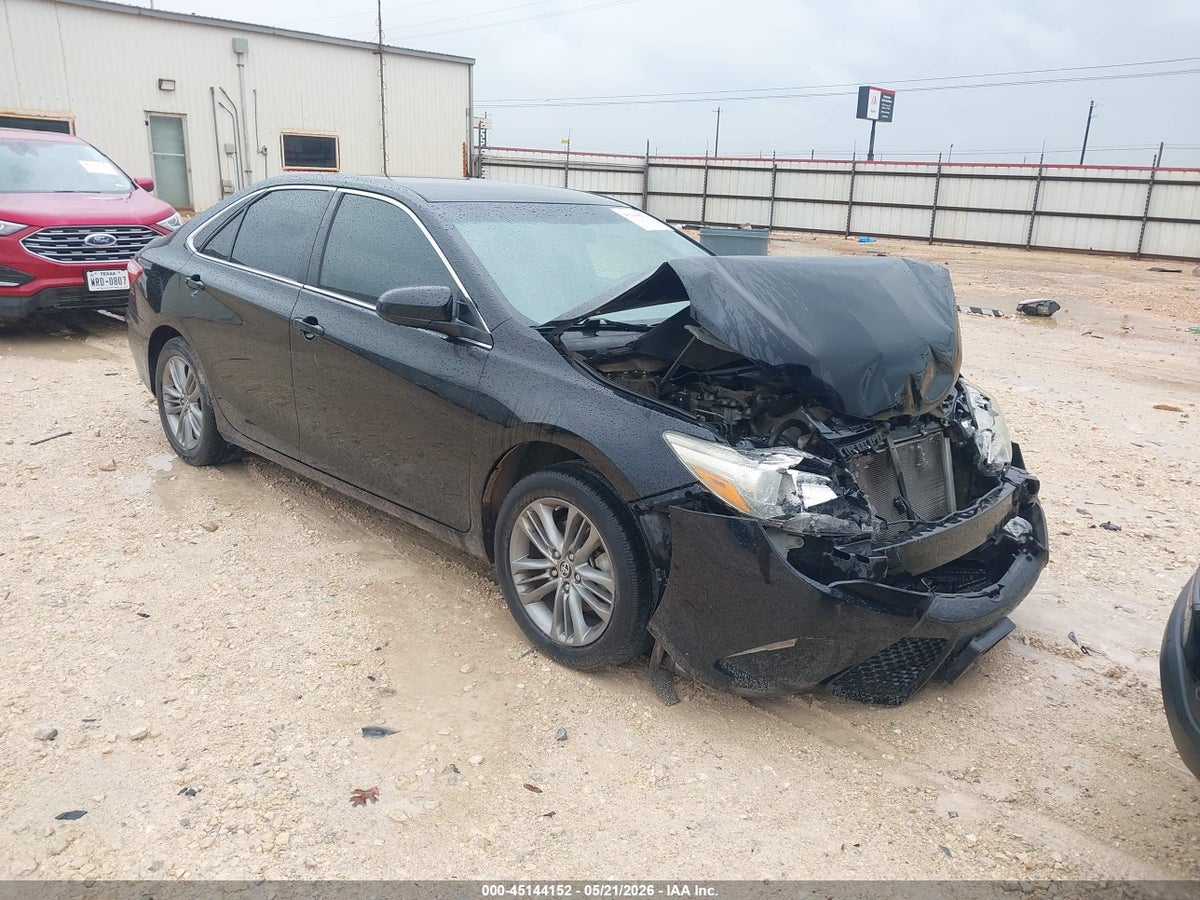 2015 TOYOTA CAMRY SE