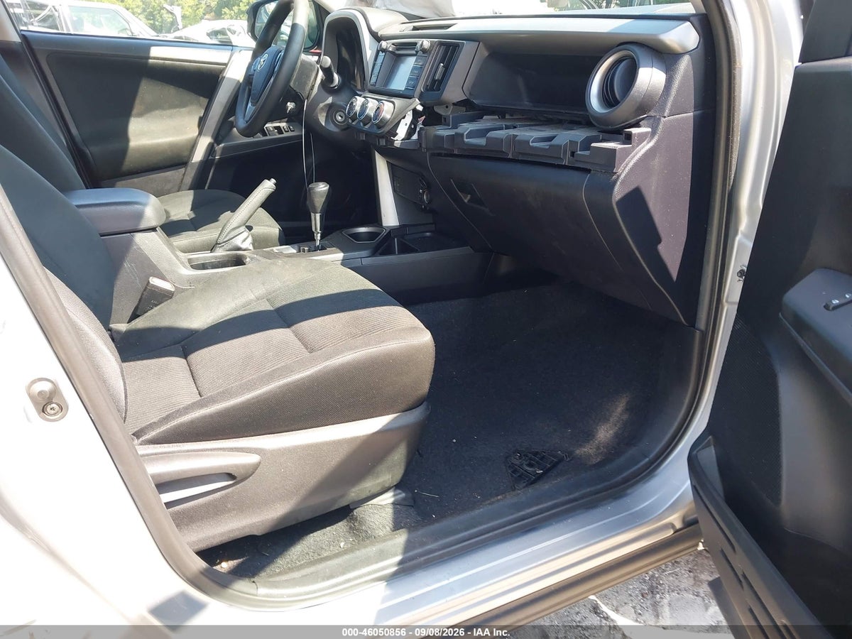 2017 TOYOTA RAV4 LE — снимка 5